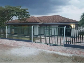 Charming 4-Bed Hillside Home with Modern Amenities in Harare