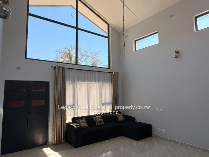 Highlands Cluster 4-Bed Modern Home — High Ceilings & Island Kitchen