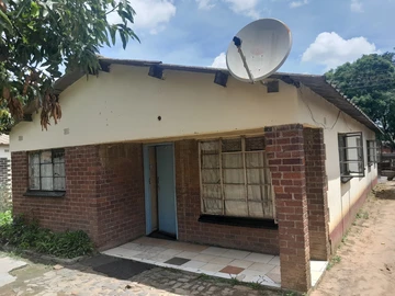 Spacious 4-Bedroom Home with Amenities in Glen Norah C