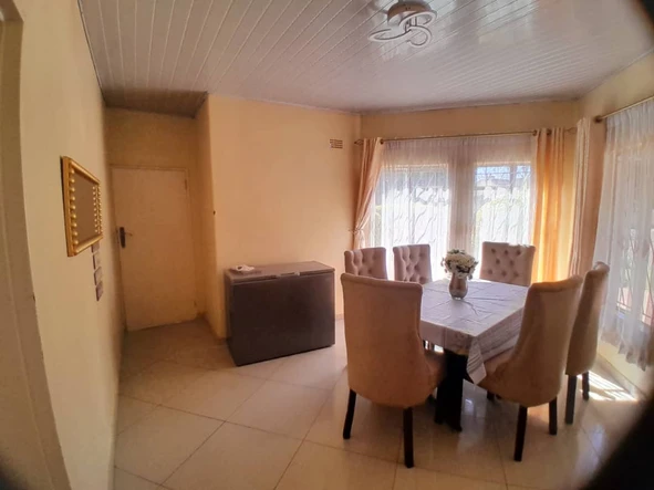 4 Bedroom Flat & Apartment