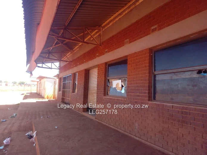 Hatcliffe Retail Shop - 150 sqm Tiled Space with Parking & CCTV