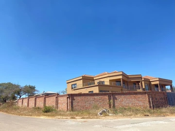 8 Bedroom House