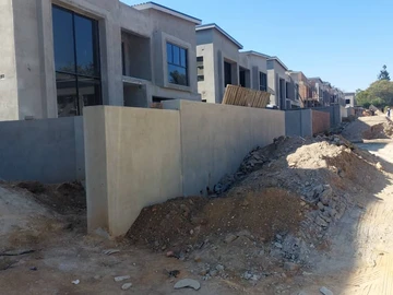 4 Bedroom Flat & Apartment