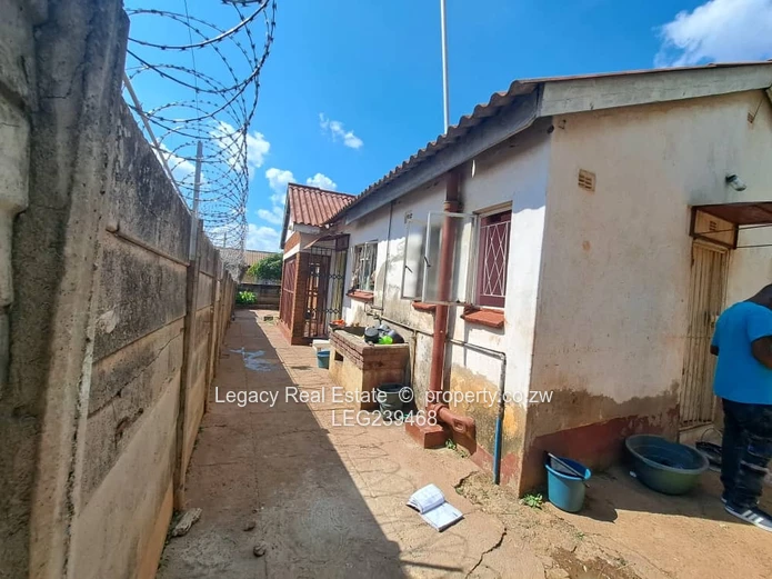 Dzivarasekwa Gunhill Family Home with ensuite & borehole (USD BANK TRANSFER ACCEPTED)