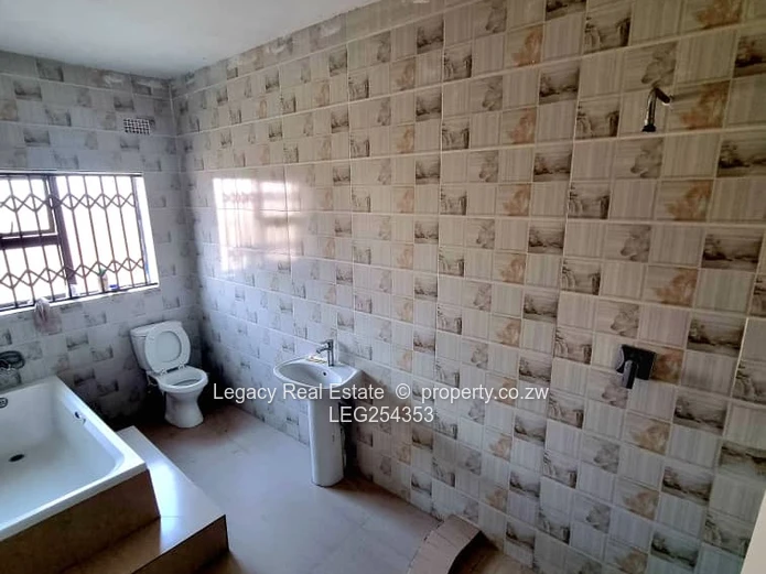 Modern 5BR/3BA in Sandton Park, Harare West — 1000m² + Borehole (Sole Mandate)