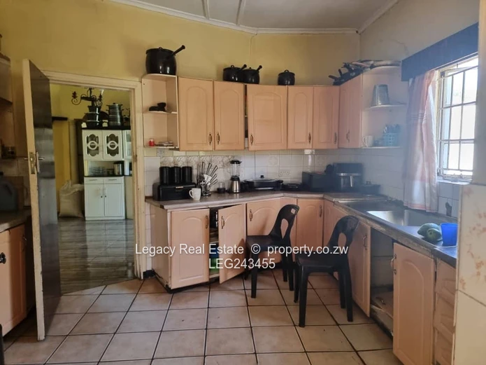 Diamond In The Rough ,High ROI Potential,Hatfield Developer’s Dream.
