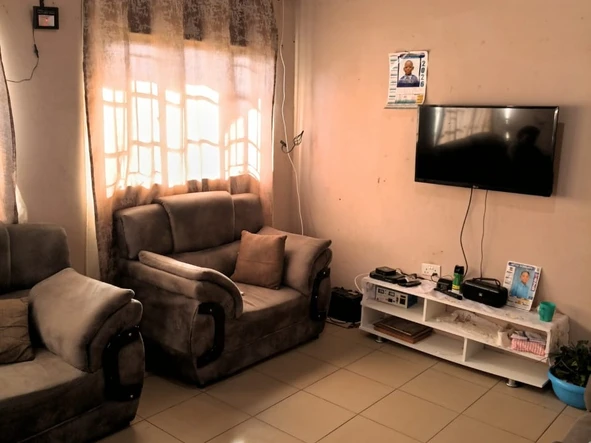 6 Bedroom House