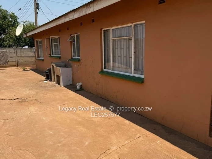 Secure Walled 5-Bed Home on Main Road, Kuwadzana