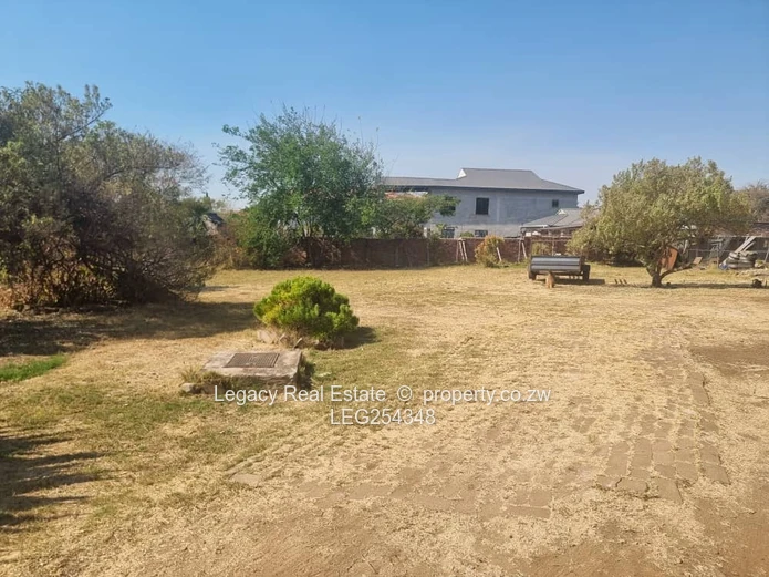 The Grange: 3-Bed Facebrick Home on 2,340m² — Flatlet & Fitted Kitchen (Sole Mandate)