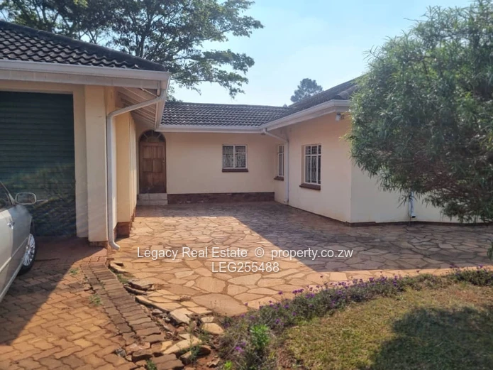 Borrowdale 5-Bed Home with Double Garage & Borehole