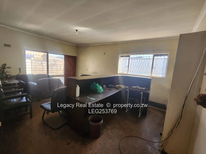 Prime Commercial & Industrial Property To Let – Ardbennie