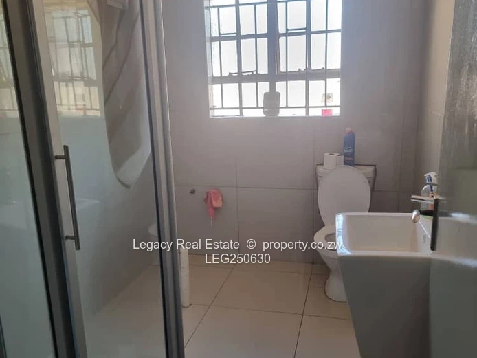 Spacious 5-Bed Westgate Home with Modern Kitchen & Borehole (Sole Mandate)