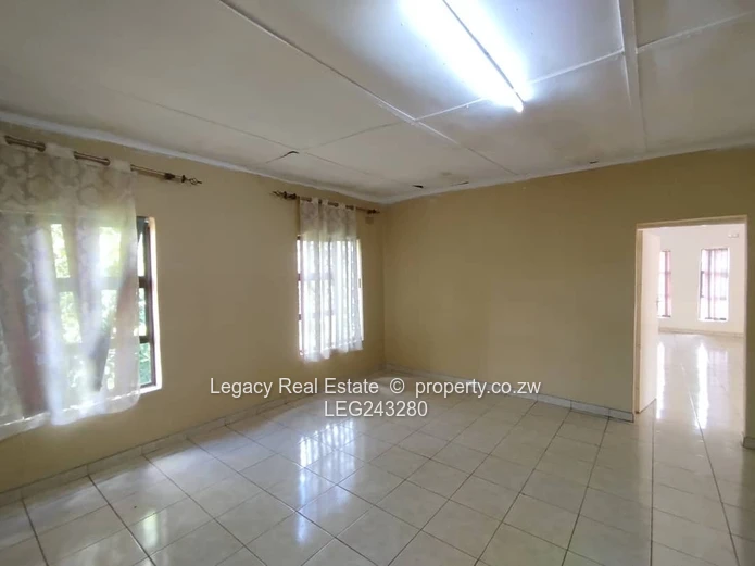 Commercial Property Near Belvedere Primary To Let