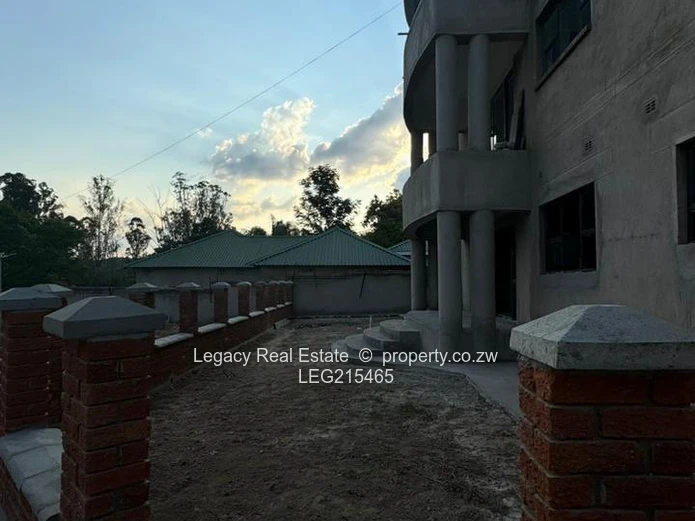 Luxurious 4-Bed Townhouse with Borehole in Glen Lorne