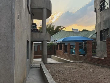 4 Bedroom Flat & Apartment