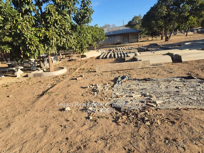 2000 m2 Prospect Stand with Existing House & Trees (Sole Mandate)