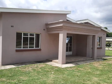3 Bedroom Flat & Apartment