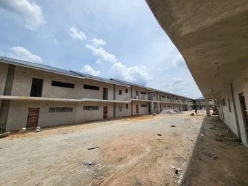 2 Bedroom Flat & Apartment