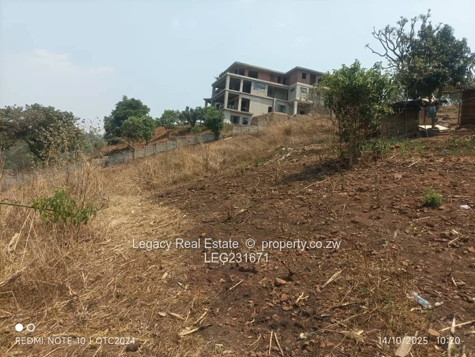 Exclusive Glen Lorne Stand Overlooking Glen Helen Way