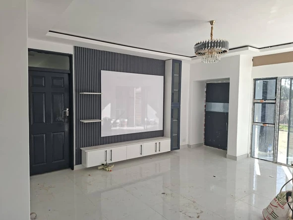 4 Bedroom Flat & Apartment