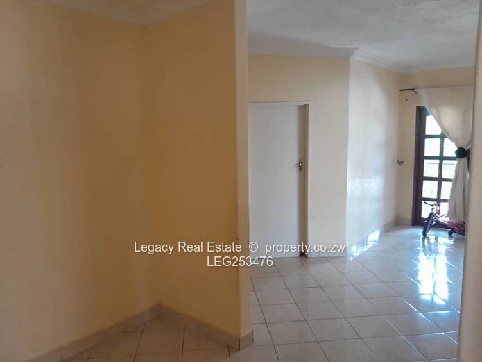 Zimre Park 5-Bed Home with Borehole, Garage & Driveway (Sole Mandate)