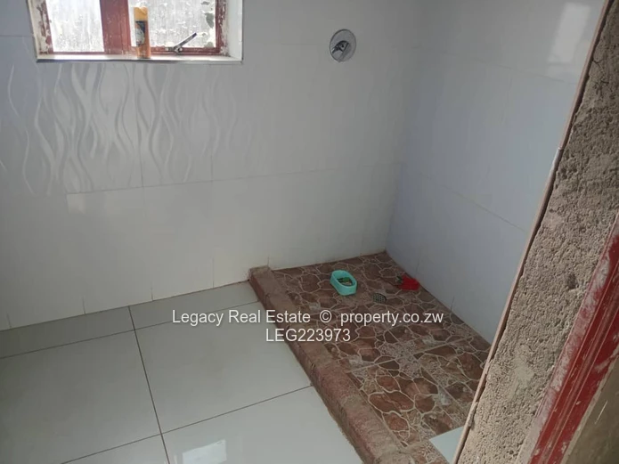  Grand Helensvale Living – Space, Style & Prime Location!