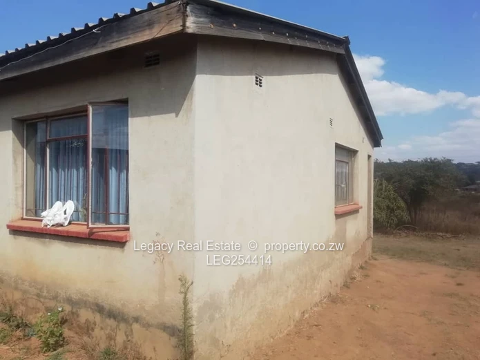 Sally Mugabe Heights: 3-Bed Cottage on 2900m² (Sole Mandate)