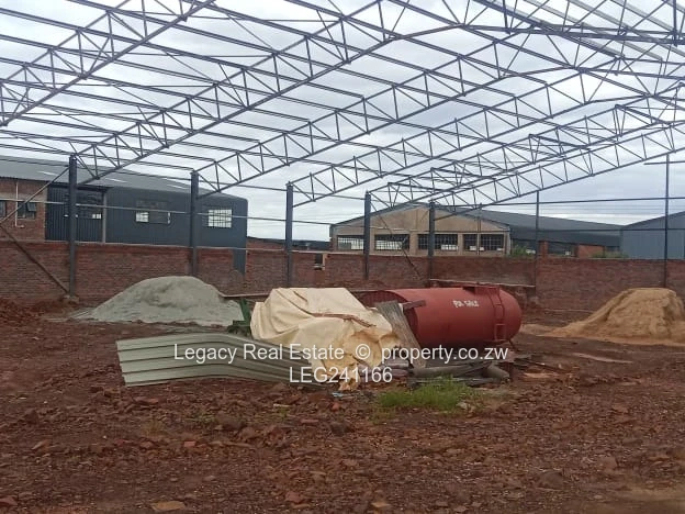 Incomplete Warehouse – Perfect for Manufacturing & Logistics,High-Potential Warehouse .