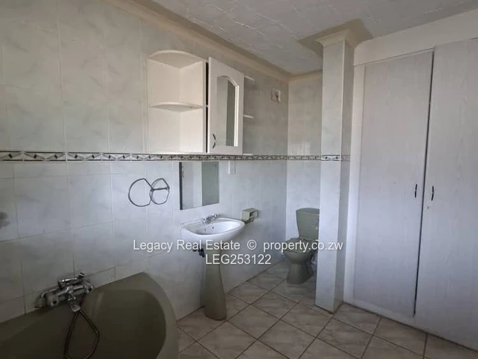 Avonlea 3-Bed Home with Pool & Large Paved Drive