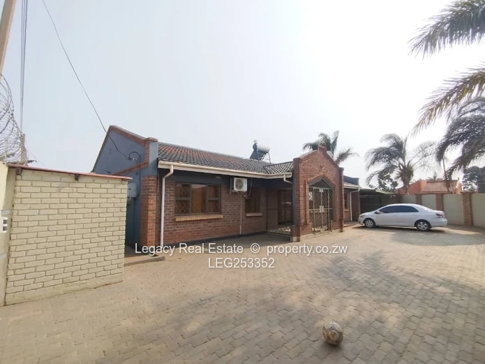 Exceptionally Finished and Palm-lined 4-Bed Bloomingdale Home with Borehole (Sole Mandate)