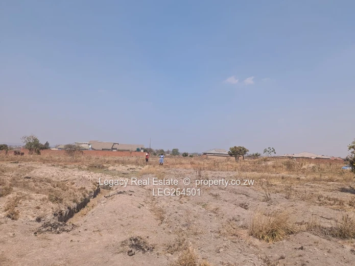 2100 sqm Norton stand — flat site with gravel access (Sole Mandate)