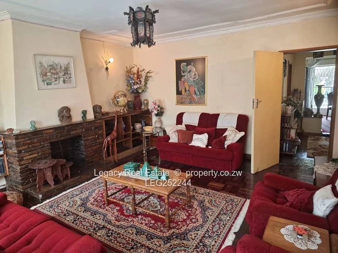 4-Bed Home with Borehole on 4000m² in Waterfalls