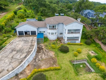 6 Bedroom House
