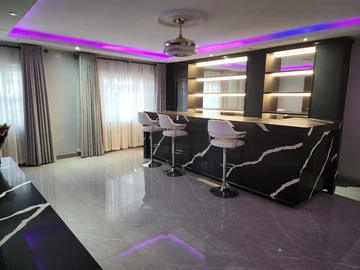 5 Bedroom House