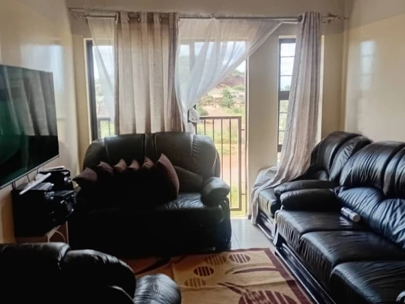 2 Bedroom Flat & Apartment