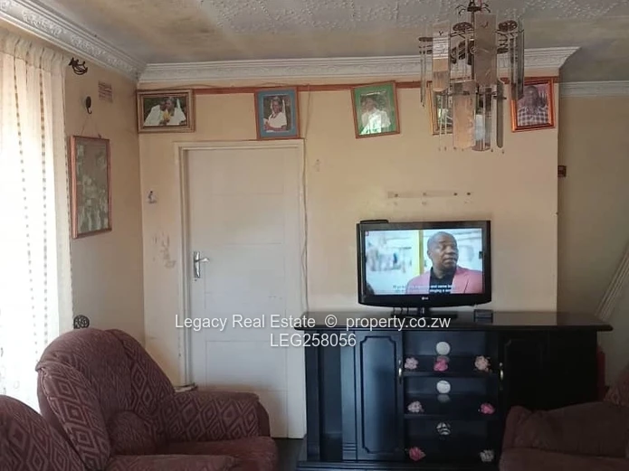 4-Bed Avonlea Home with Borehole, Garden & Parking