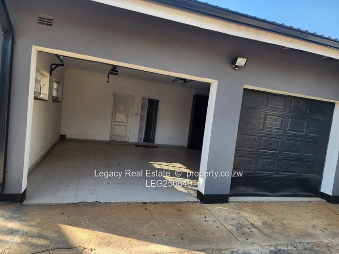 Executive Family Home With Walk-In Closet & Entertainment Area