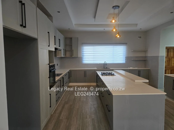 Exquisite Newly Built Home With Borehole And Solar Geyser,Turn-Key Luxury Home In Mt Pleasant Height