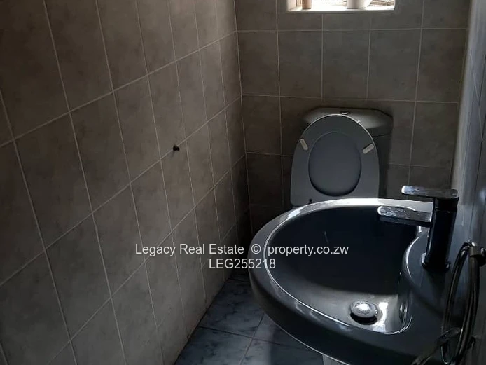 Chadcombe 4BR House for Rent — 2000m² with Borehole (Sole Mandate)