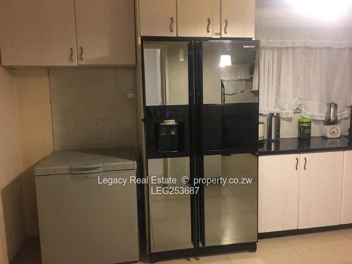 Alexandra Park: 4-Bed Family Home with Pool & Borehole