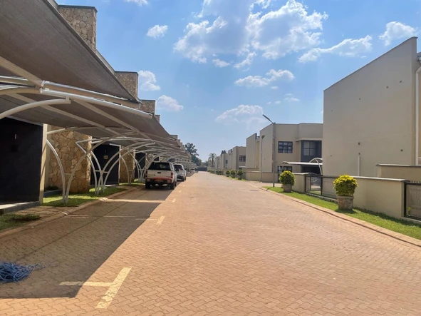 3 Bedroom Flat & Apartment
