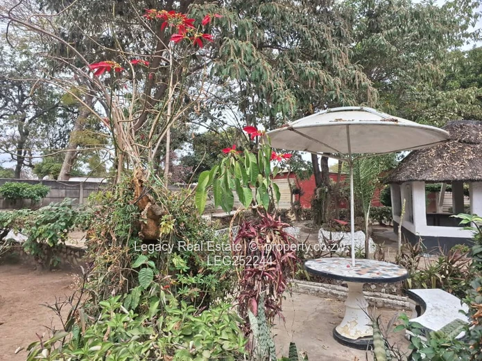 4-Bed Home with Borehole on 4000m² in Waterfalls