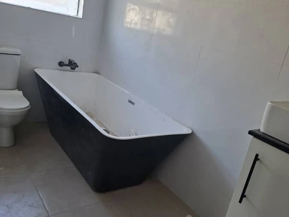 4 Bedroom Flat & Apartment