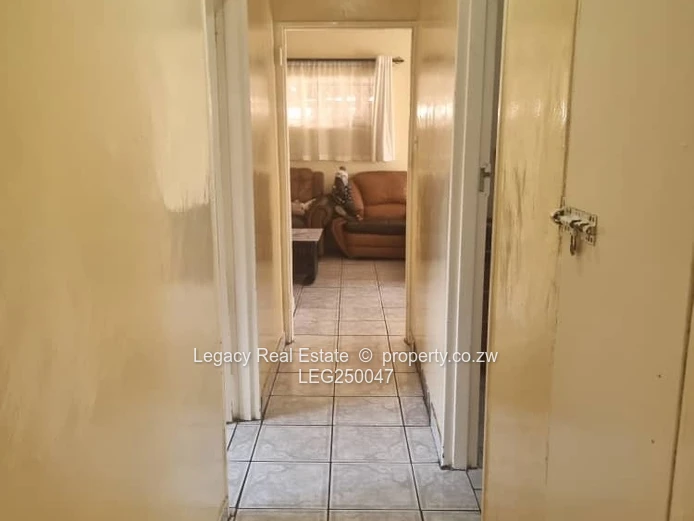 Sunny 2-Bed Cottage in Marlborough, Harare West — Borehole