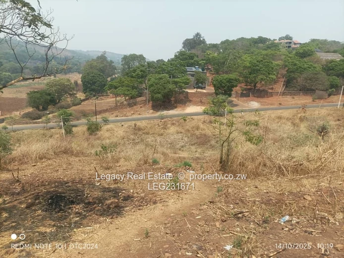 Exclusive Glen Lorne Stand Overlooking Glen Helen Way