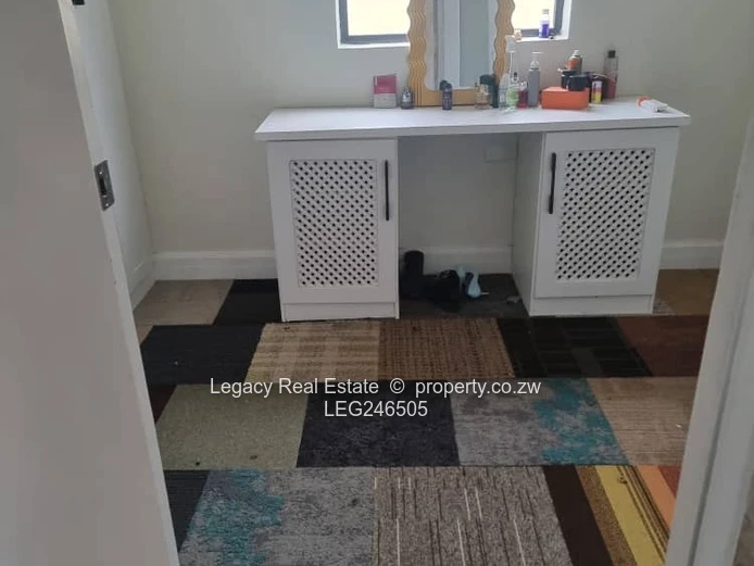 High-End Helesvale Home With Gym & Borehole.