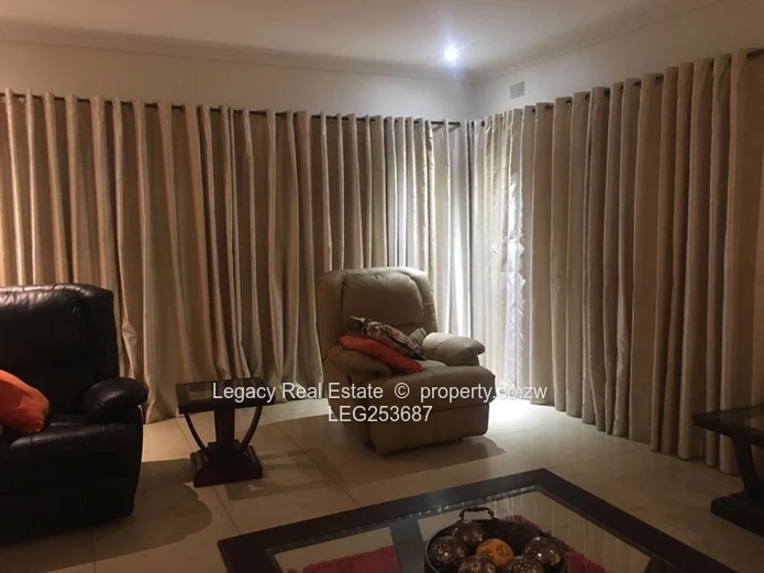 Alexandra Park: 4-Bed Family Home with Pool & Borehole