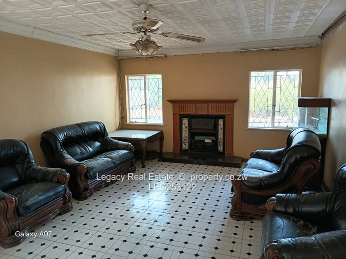 Avonlea 3-Bed Home with Pool & Large Paved Drive