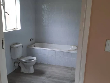 3 Bedroom Flat & Apartment
