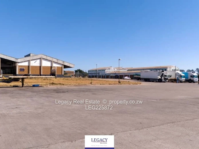Massive investment in a mature in the heart of sought-after industrial area  (Sole Mandate)